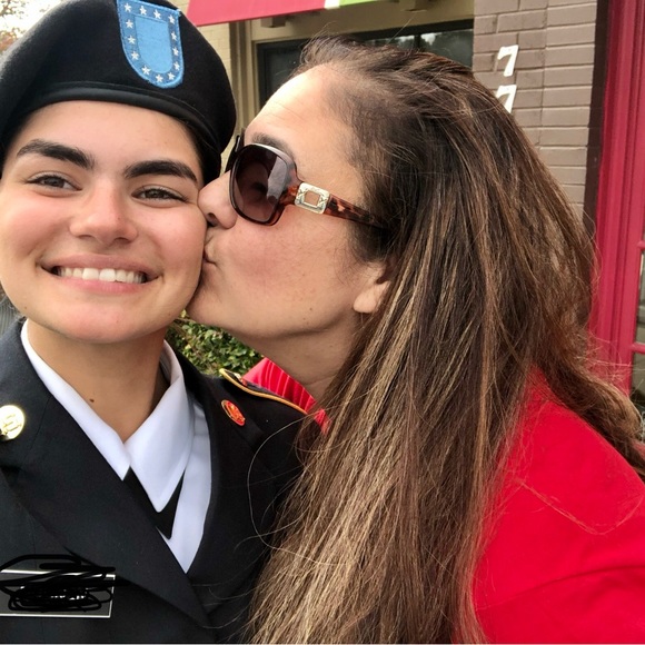 Meet your Posher, Tina - Picture 1 of 6